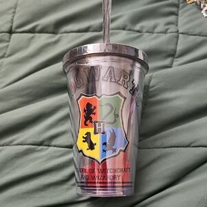 Hogwarts Crest Tumbler with Straw And Reusable Ice Cubes